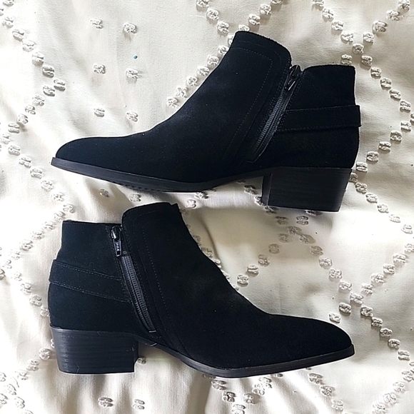 Gianni Bini Black suede booties size 9 - Picture 4 of 7